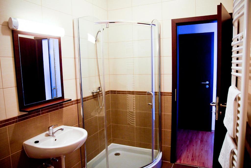 Pazonyi Fogado Es Etterem Hotel Nyírpazony Стая снимка